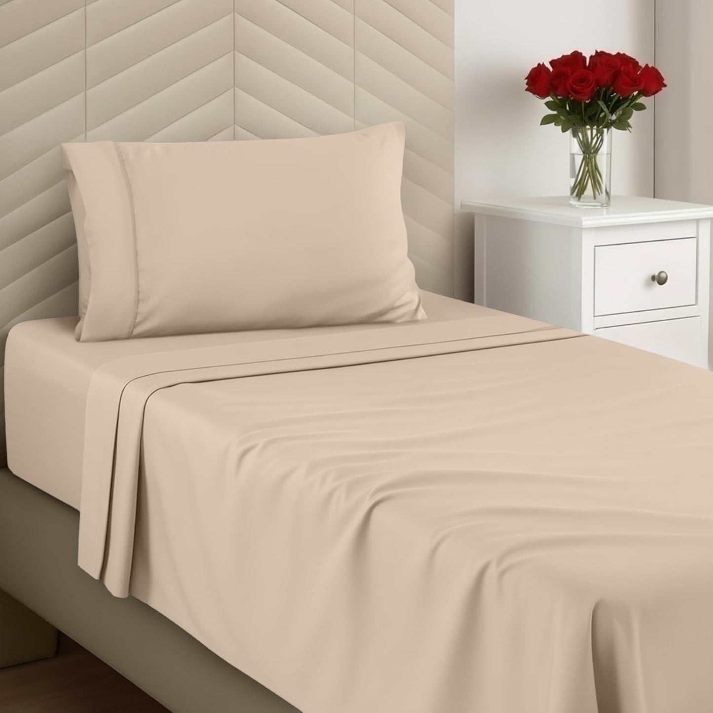 Queen Sheet Set – Brushed Microfiber – Ultra Soft Bed Sheets for Queen Size Bed Set – Deep Pocket, Wrinkle & Fade Resistant – Includes 1 Fitted, 1 Flat, 2 Pillowcases (Grey)