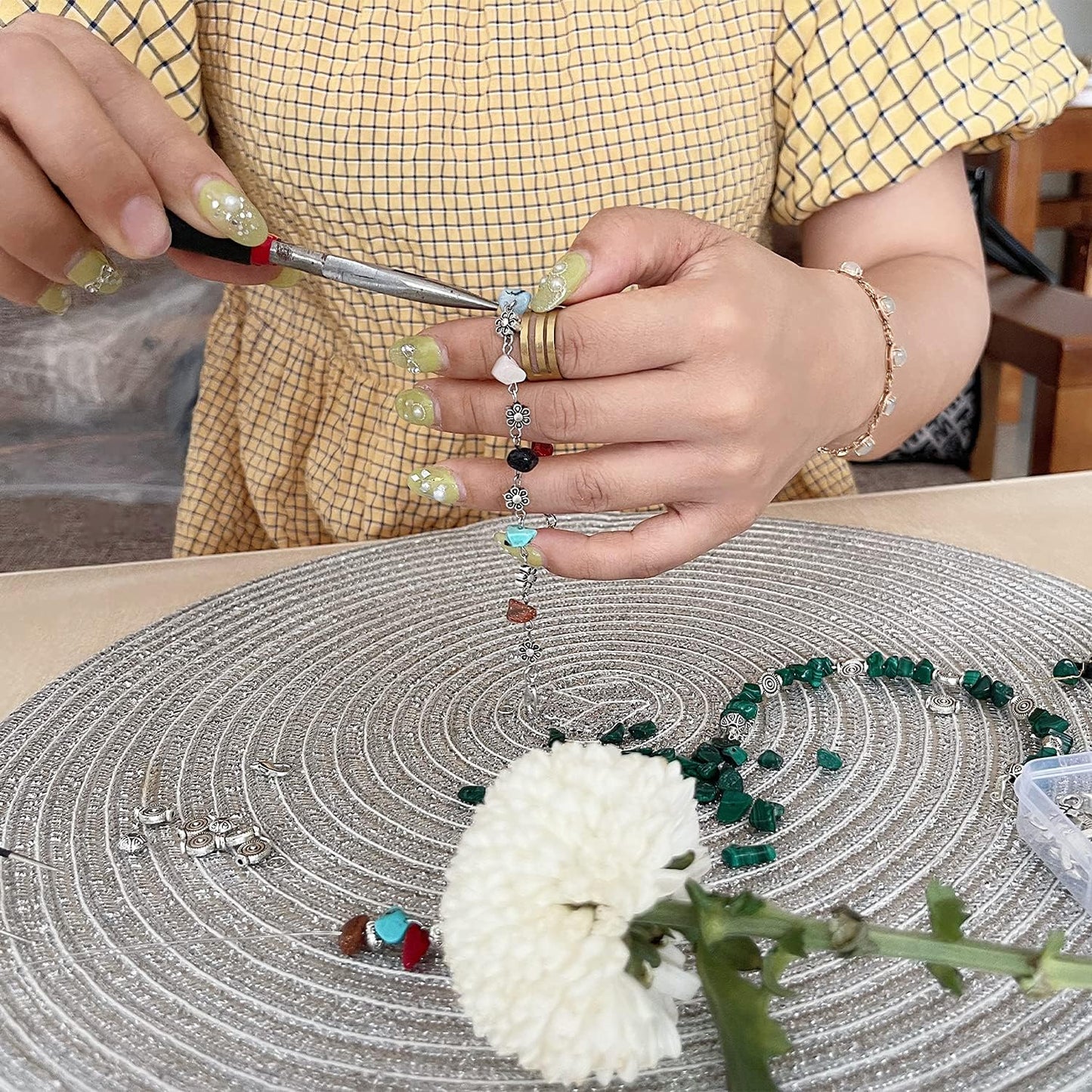 OMOMMD Jewelry Making Supplies Kit - 1587 PCS Beads, Crystal Beads, Jewelry Pliers, Beading Wire, Earring Hooks, Rings, Bracelets for Girls and Adults
