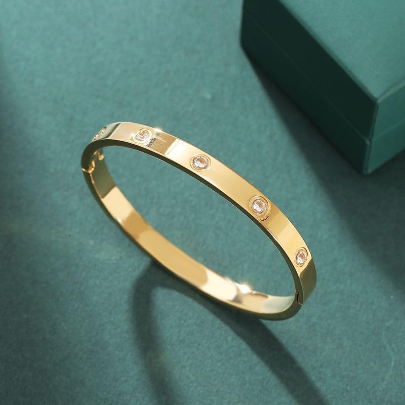 Lamdo 18K Gold Plated Womens Stackable Floral Gold Clover Bracelets Set Love Bangle Bracelets Non Tarnish