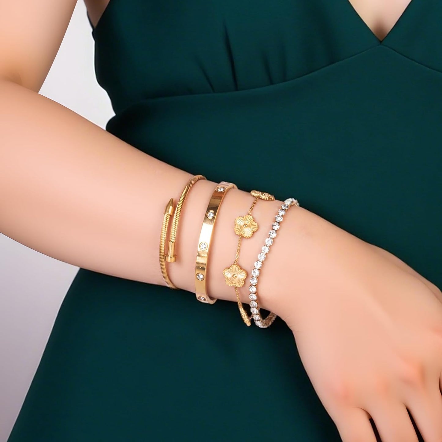 Lamdo 18K Gold Plated Womens Stackable Floral Gold Clover Bracelets Set Love Bangle Bracelets Non Tarnish
