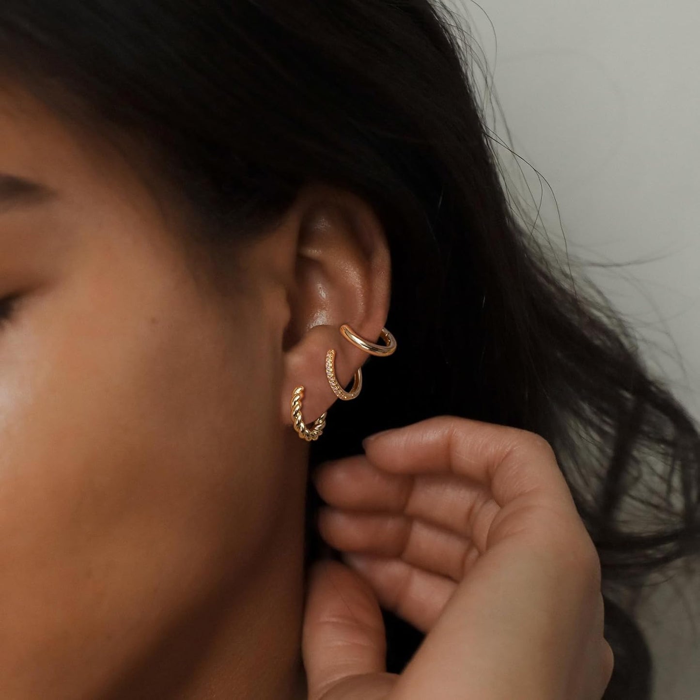 Gold Hoop Earrings Set for Women Trendy, 14K Gold Plated Lightweight Small Gold/Silver Hoop Earrings for Women Chunky Open