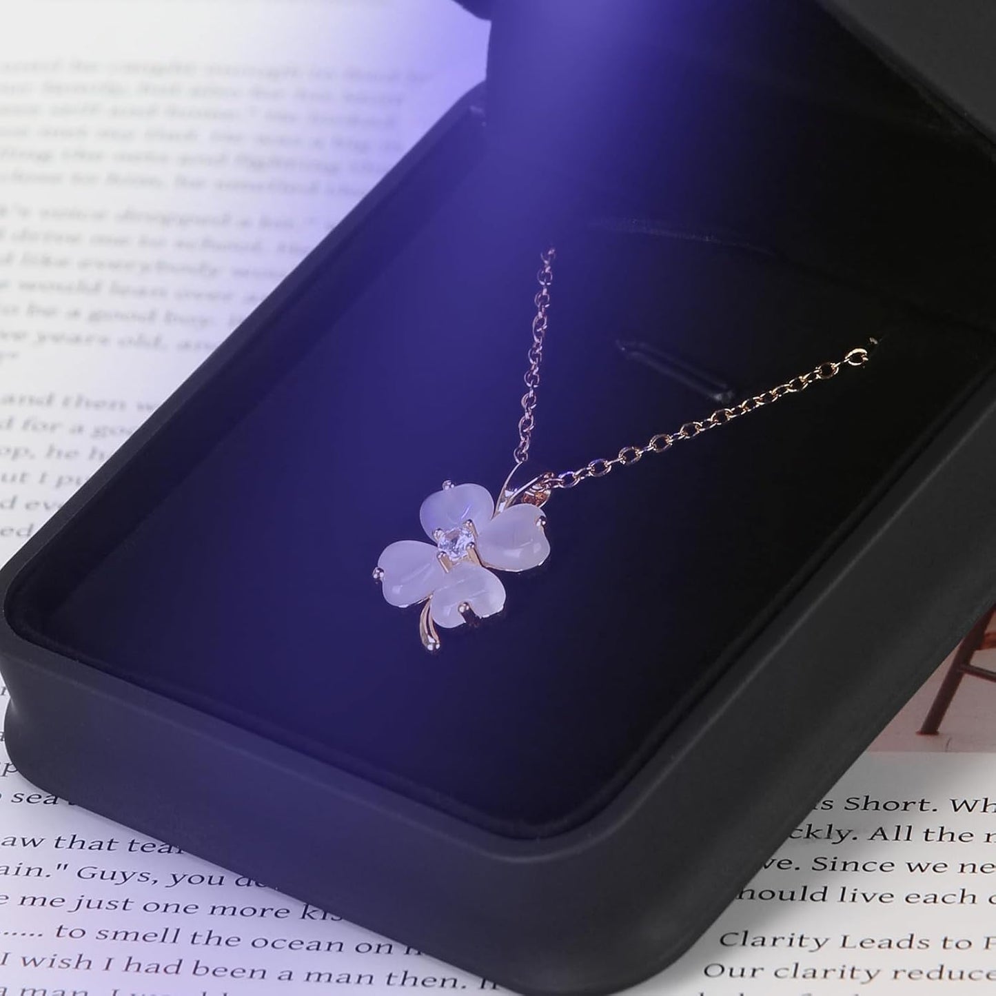 Necklace Pendant Gift Box with LED Light, Leather Jewellry Storage Display Case