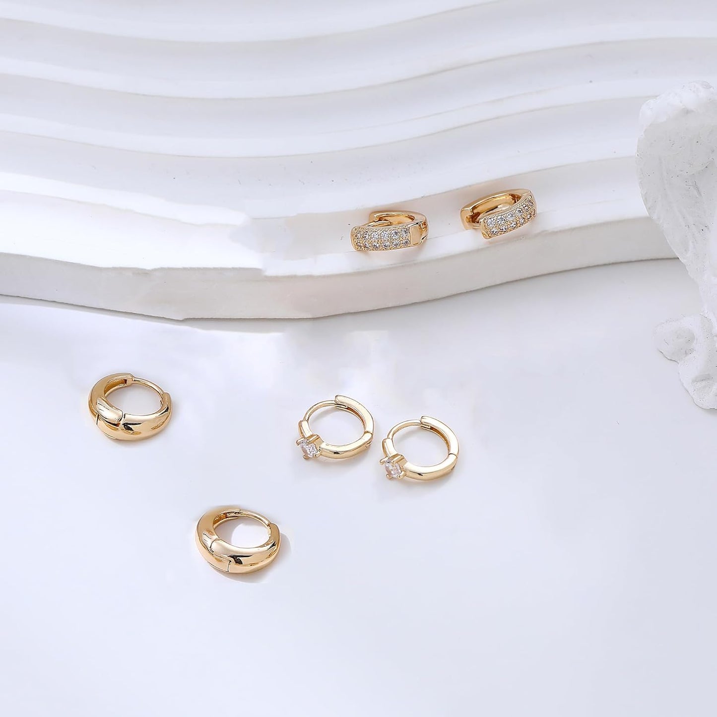 Gold Chunky Hoop Earrings Set for Women, 14K Gold Plated Twisted Huggie Hoop Earring, Thick Open Hoops Set Lightweight