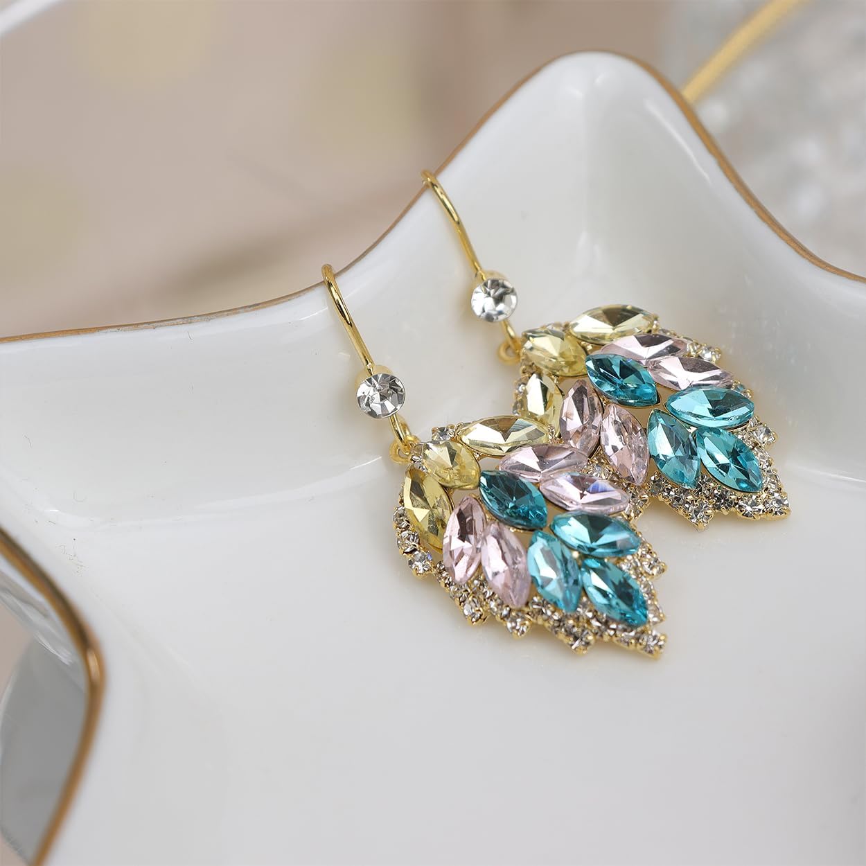 Sonateomber Gold Long Chain Threader Earrings for Women - Fashion Statement Drop Dangle Thread Earrings Jewelry Gift