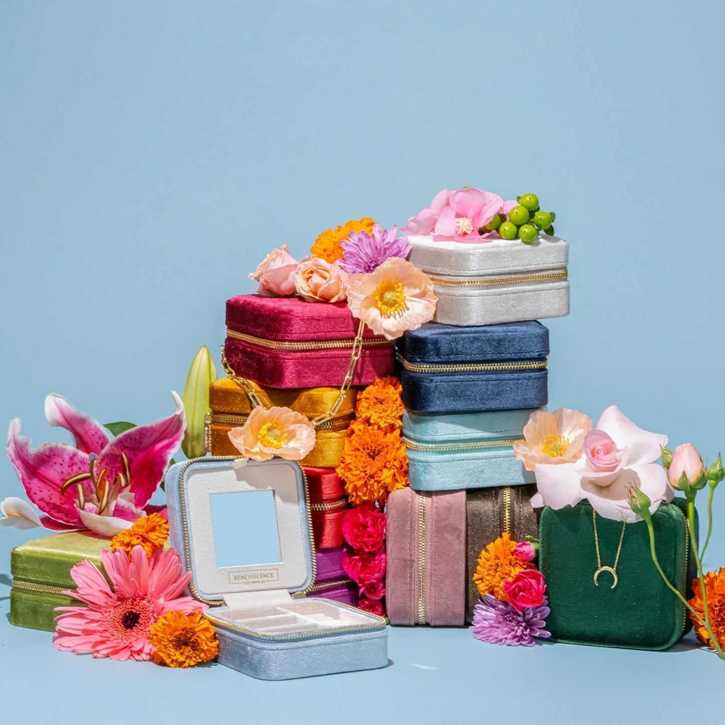 Plush Velvet Jewelry Box | Travel Jewelry Case | Featured in  Things | Best Gifts For Daughter