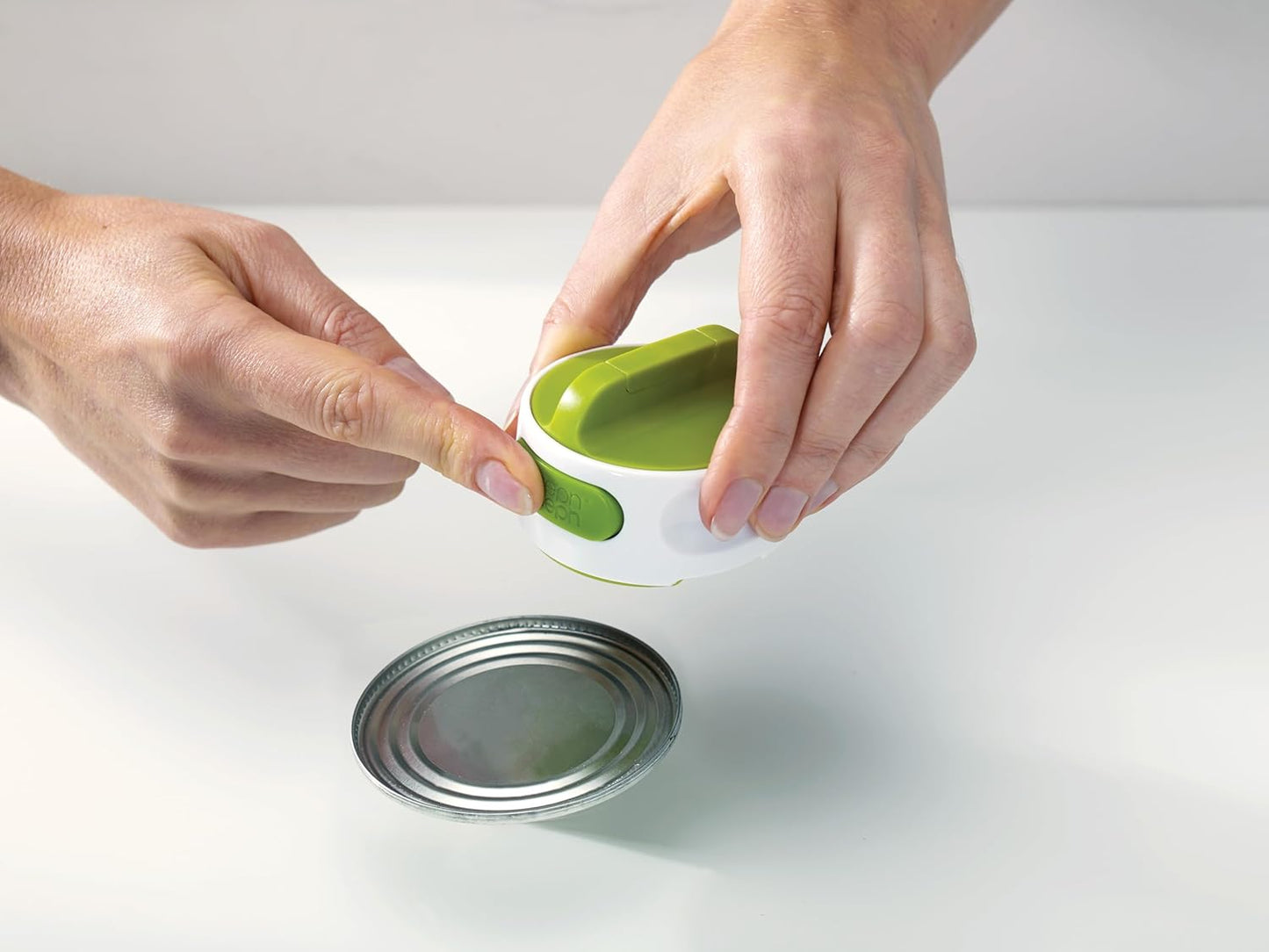 Do Compact Manual Can Opener - Space-Saving, Easy-Twist Release, Stainless Steel