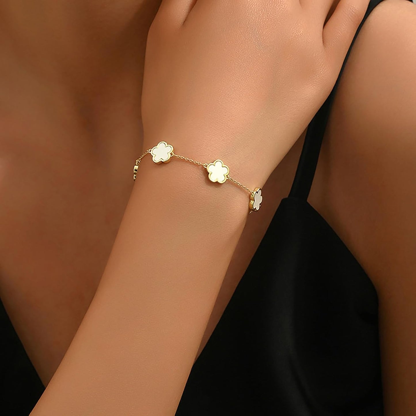 Four Leaf Clover Bracelet for Women 18K Gold Plated Stainless Steel Lucky 4 Leaf Gold Link Bracelet Jewelry Gift for Women