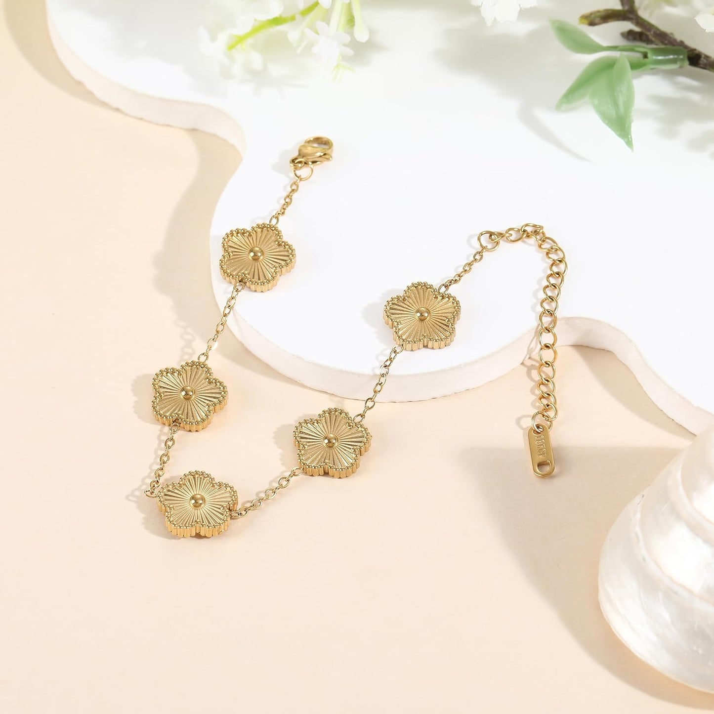 Four Leaf Clover Bracelet for Women 18K Gold Plated Stainless Steel Lucky 4 Leaf Gold Link Bracelet Jewelry Gift for Women
