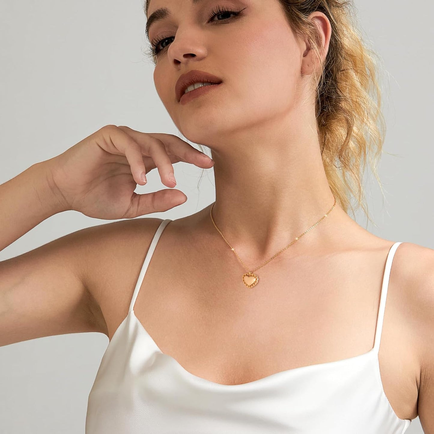 "Tiny Heart Necklace - 18k Gold/Silver Plated Dainty Love Pendant Choker, Valentines Gift For Women Girls Teens"