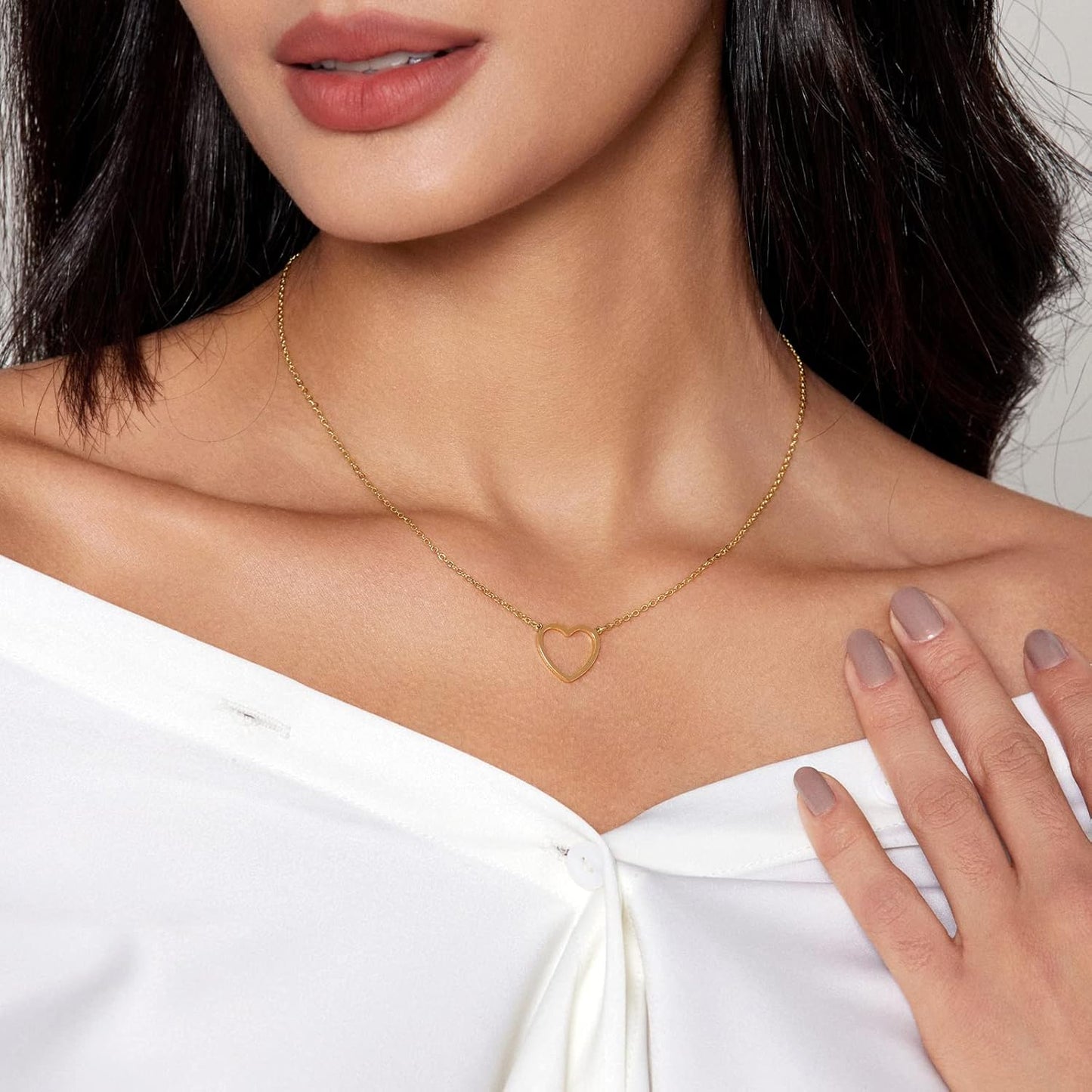 18K Gold Plated Heart Necklace for Women, Dainty Tiny Love Pendant Choker, Simple Open Heart Chain, Trendy Minimalist Gold Jewelry Gift