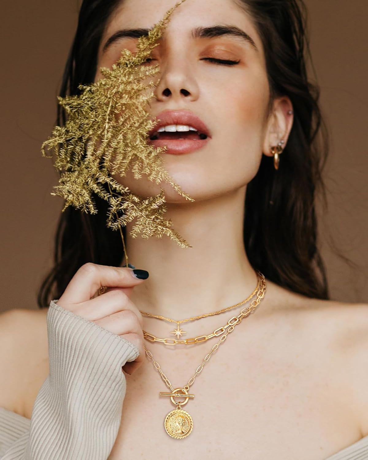 Layered Star & Coin Necklace - 14K Gold Plated Paperclip Choker for Women, Retro Gift