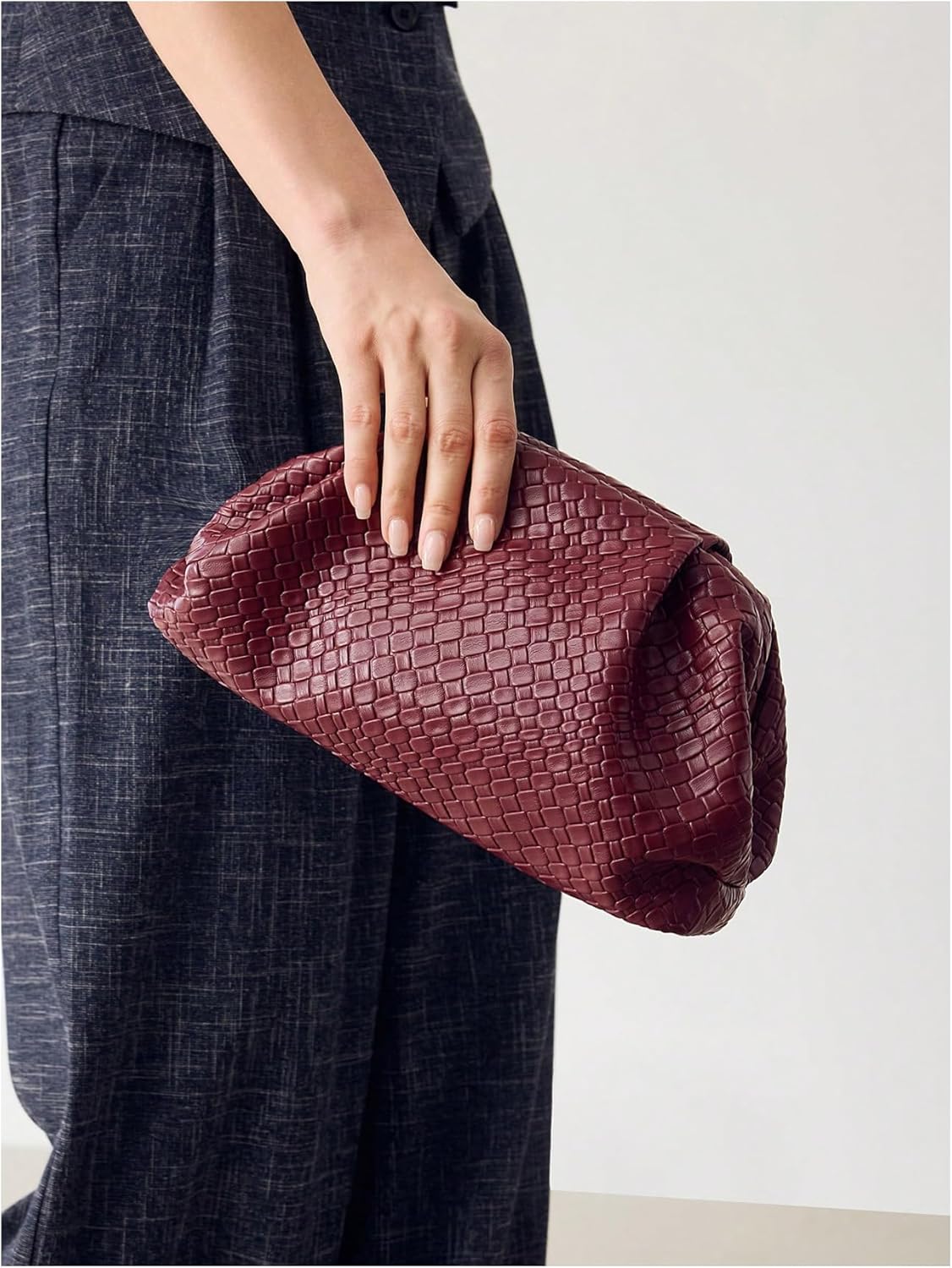 Women's Woven Evening Bag Dumpling Clutch Purse No Strap Handbags Elegant Faux PU Leather Clutch Bag