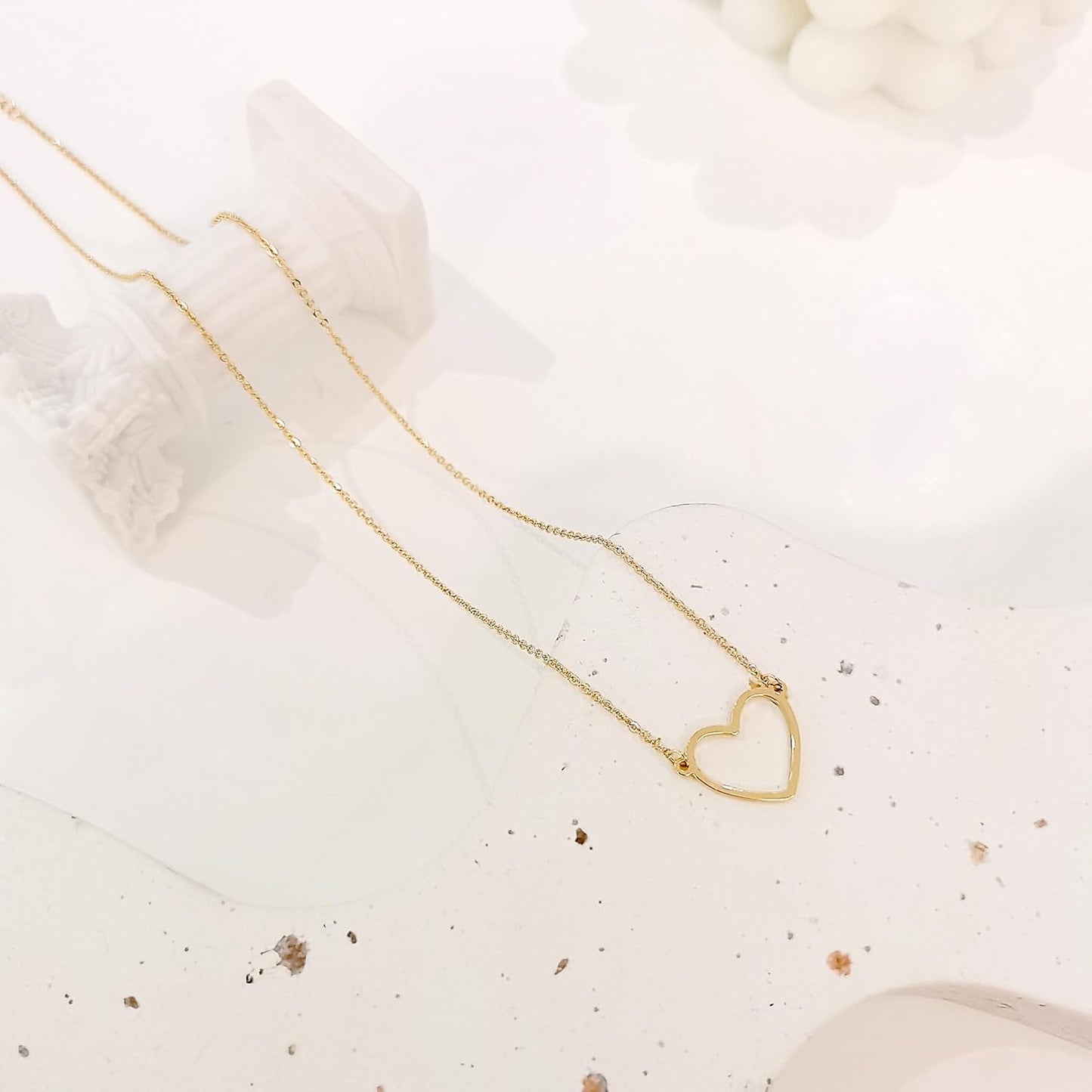 18K Gold Plated Heart Necklace for Women, Dainty Tiny Love Pendant Choker, Simple Open Heart Chain, Trendy Minimalist Gold Jewelry Gift