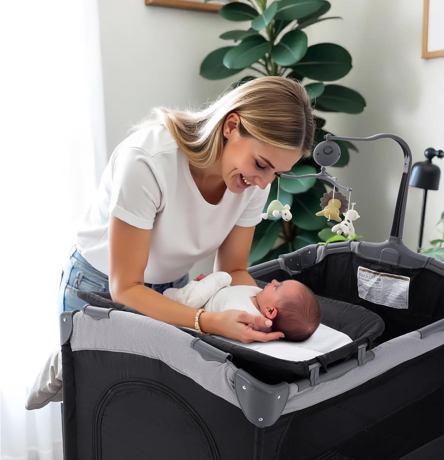5 in 1 Baby Crib,Bedside Sleeper Bassinet,Pack and with Bassinet and Changing Table,Portable Travel Playpen Music Box
