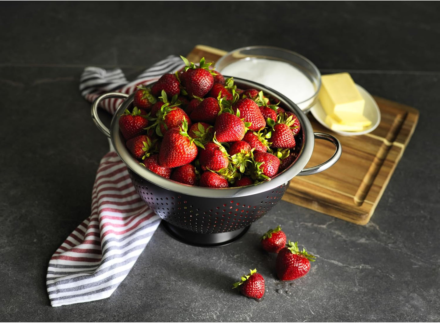 Gourmet Colander, 5qt capacity, Stainless Steel with Handles and Elevated Pedestal Foot, Bold Black