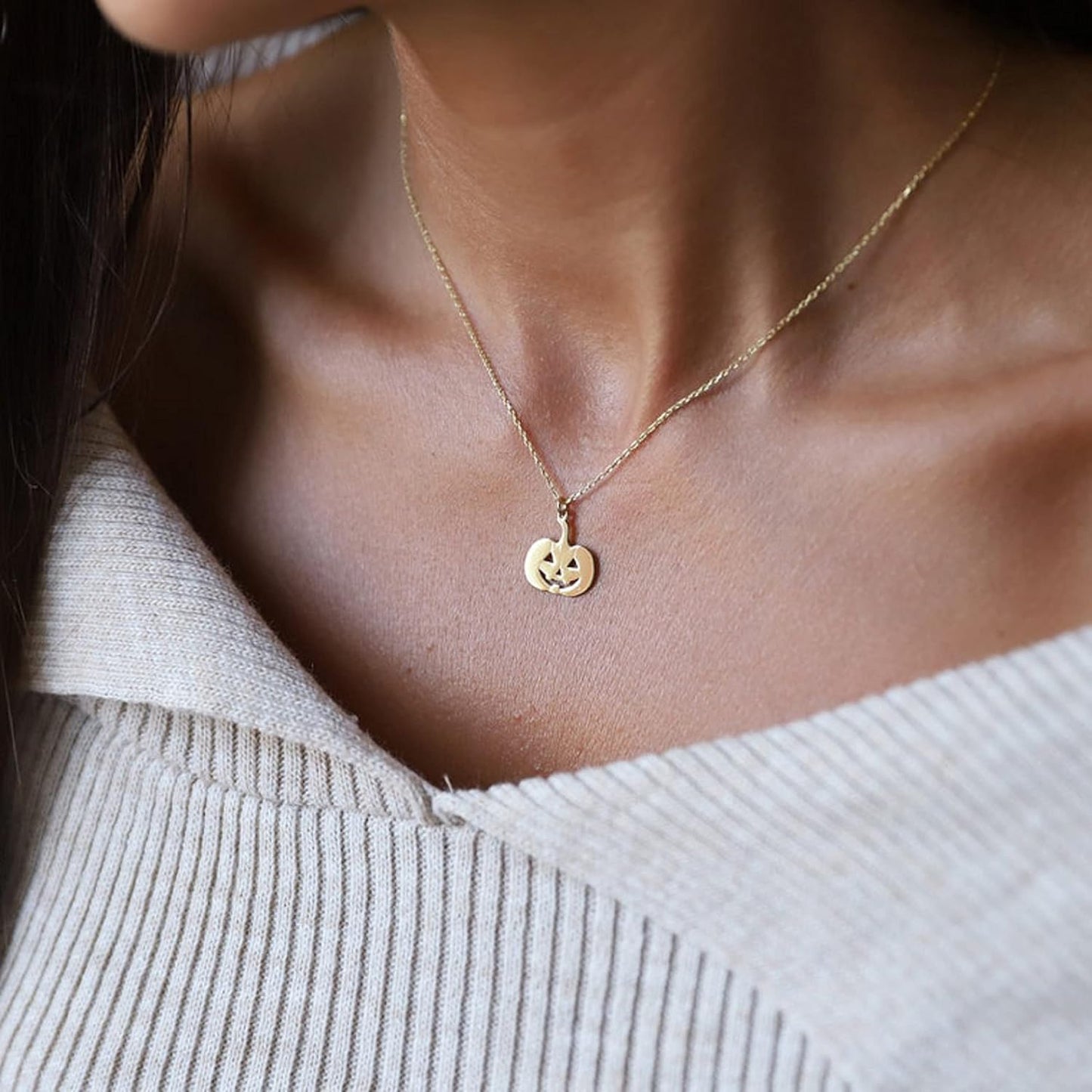 Minimalist 18K Gold Pumpkin Ghost Necklace - Dainty Hammered Coin Pendant, Delicate Halloween Gift