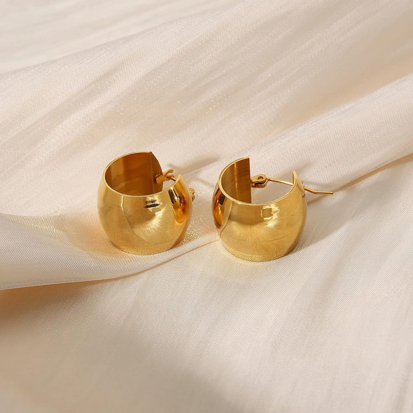 Chunky Gold Hoop Earrings for Women, 14k Gold Plated Thick Triple Hoop Earrings Hypoallergenic Trendy Chunky Gold Hoops