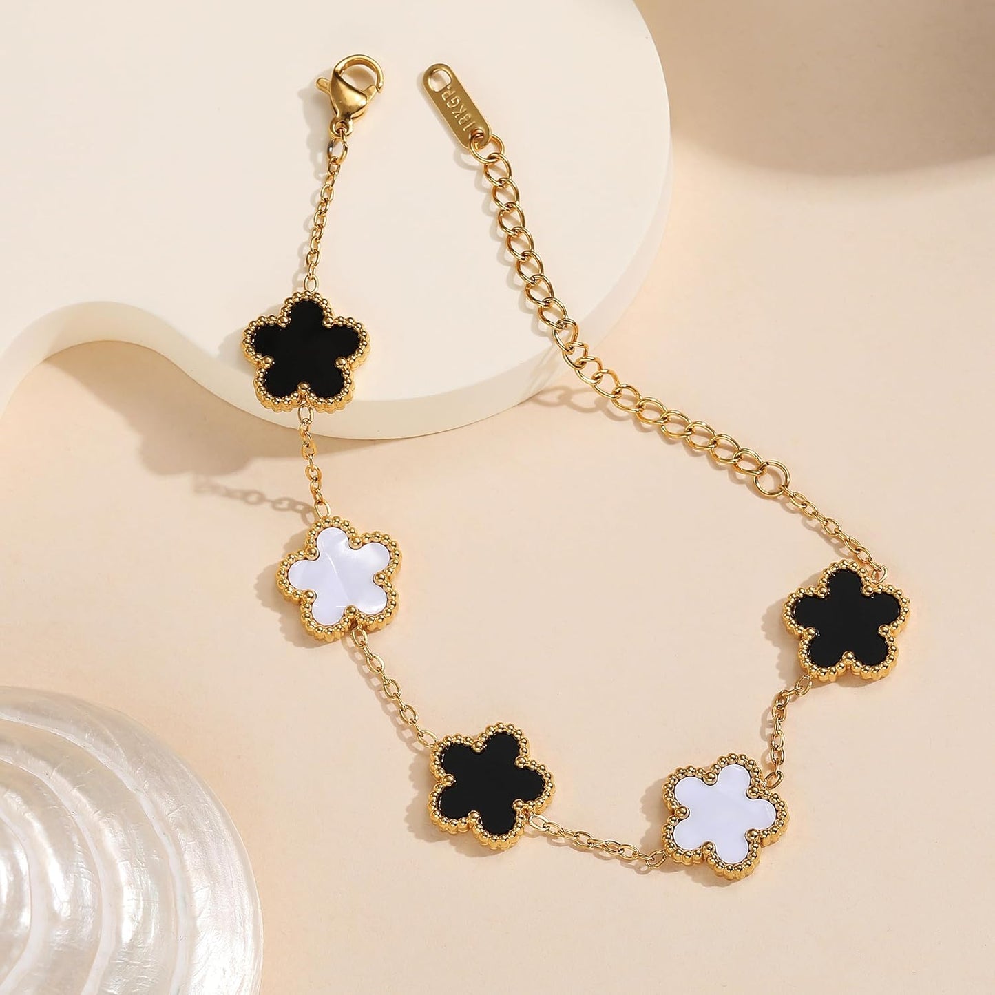 Four Leaf Clover Bracelet for Women 18K Gold Plated Stainless Steel Lucky 4 Leaf Gold Link Bracelet Jewelry Gift for Women