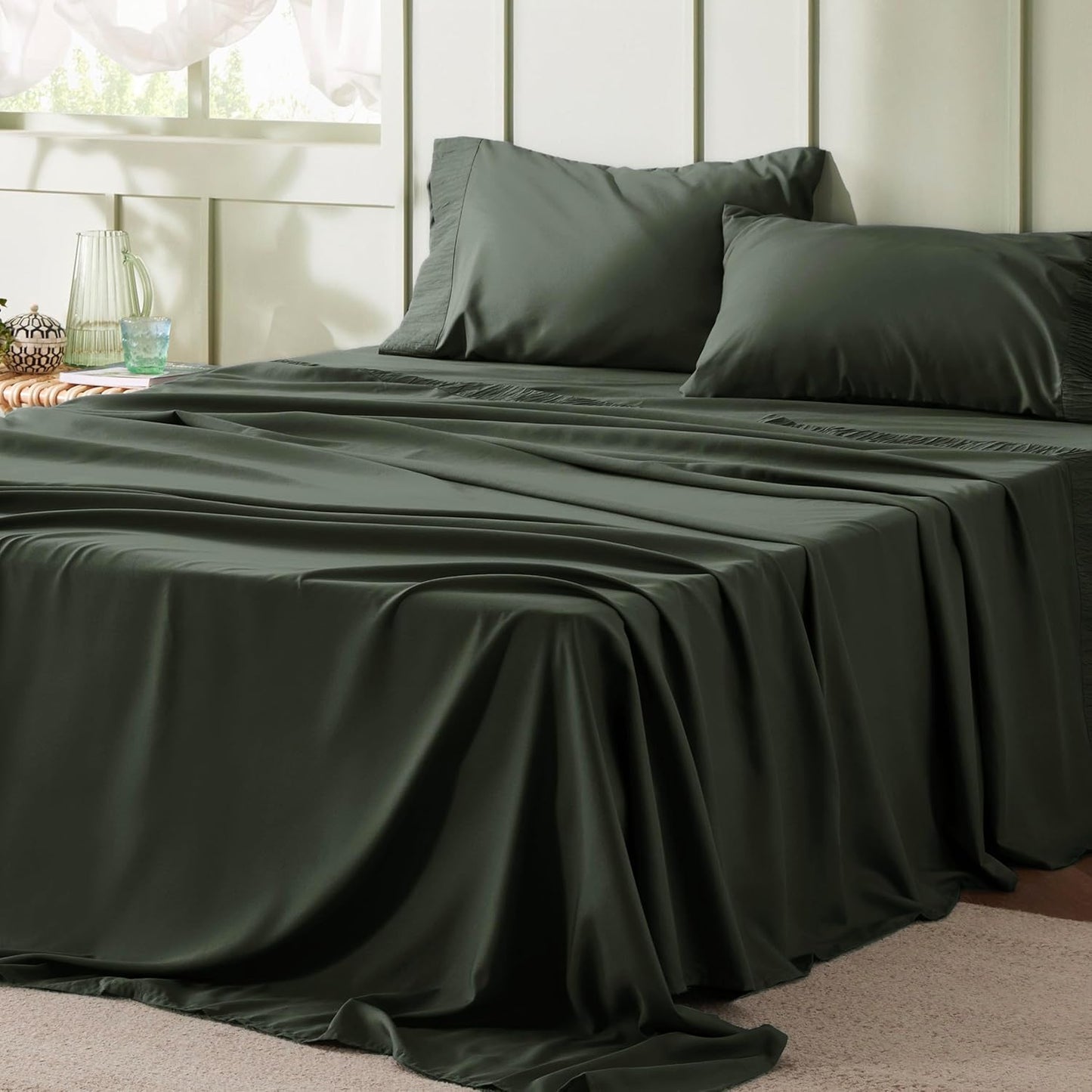 Queen Sheet Set - 4 count Soft Queen Size Sheets - Breathable & Cooling - Hotel Luxury