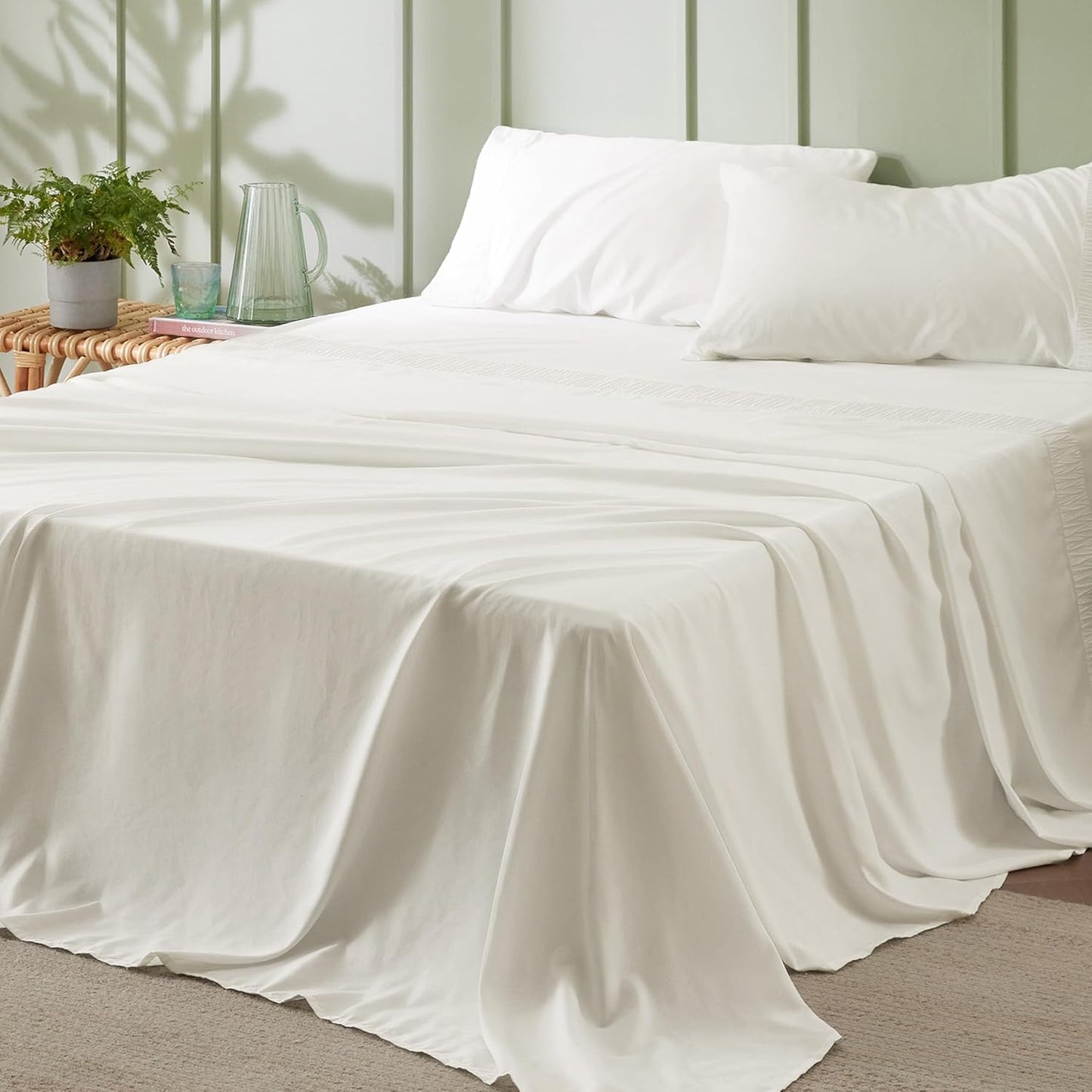 Queen Sheet Set - 4 count Soft Queen Size Sheets - Breathable & Cooling - Hotel Luxury
