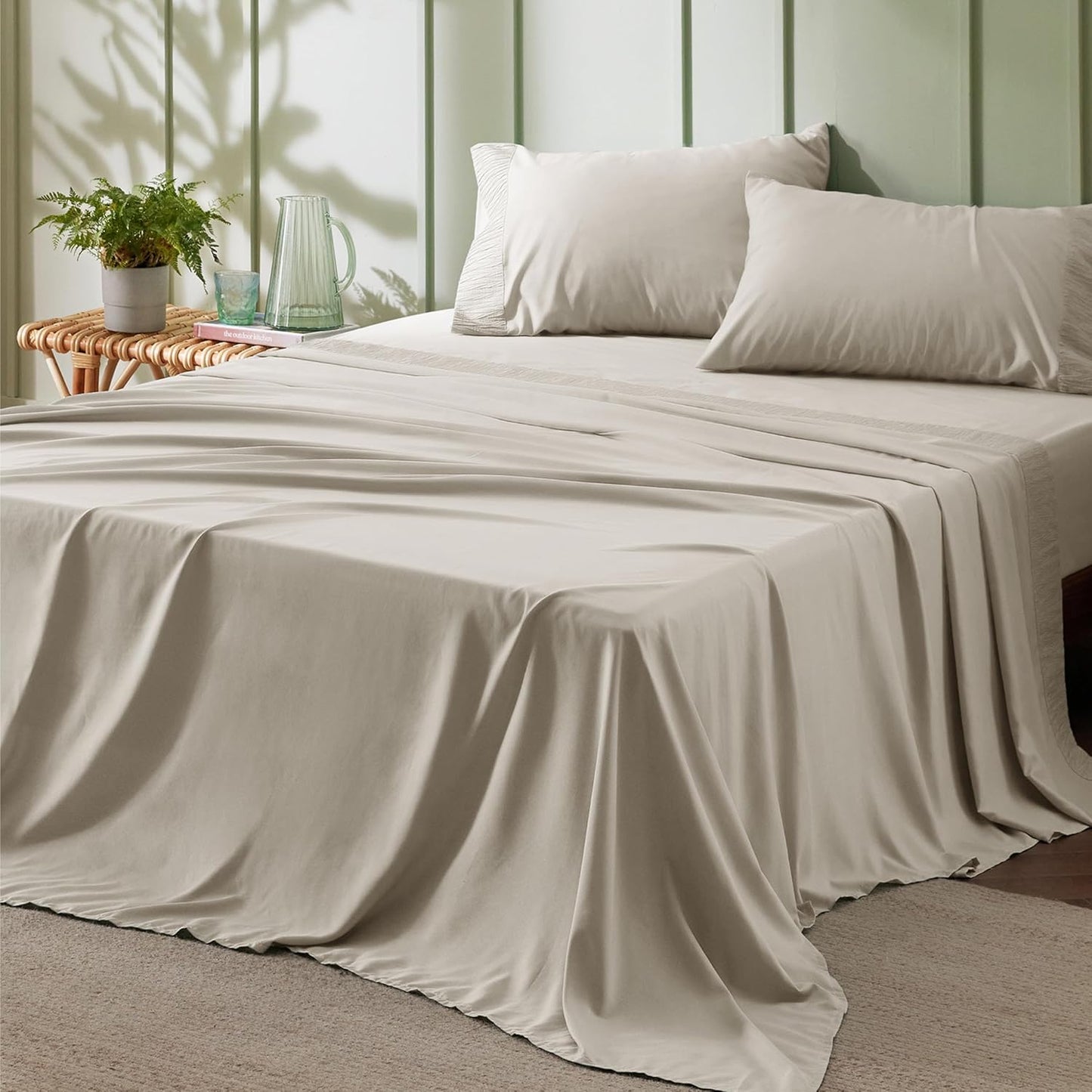 Queen Sheet Set - 4 count Soft Queen Size Sheets - Breathable & Cooling - Hotel Luxury