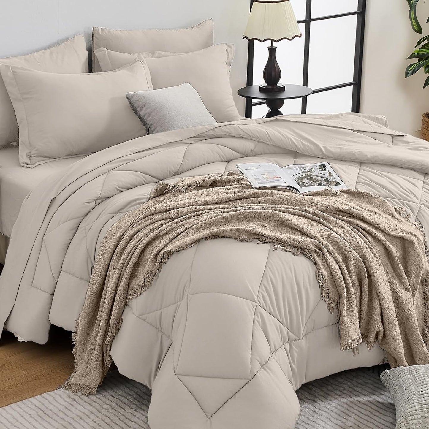 7 count Queen Comforter Set,  with  Comforter, Flat Sheet, Fitted Sheet, Pillowcases, Pillow Shams