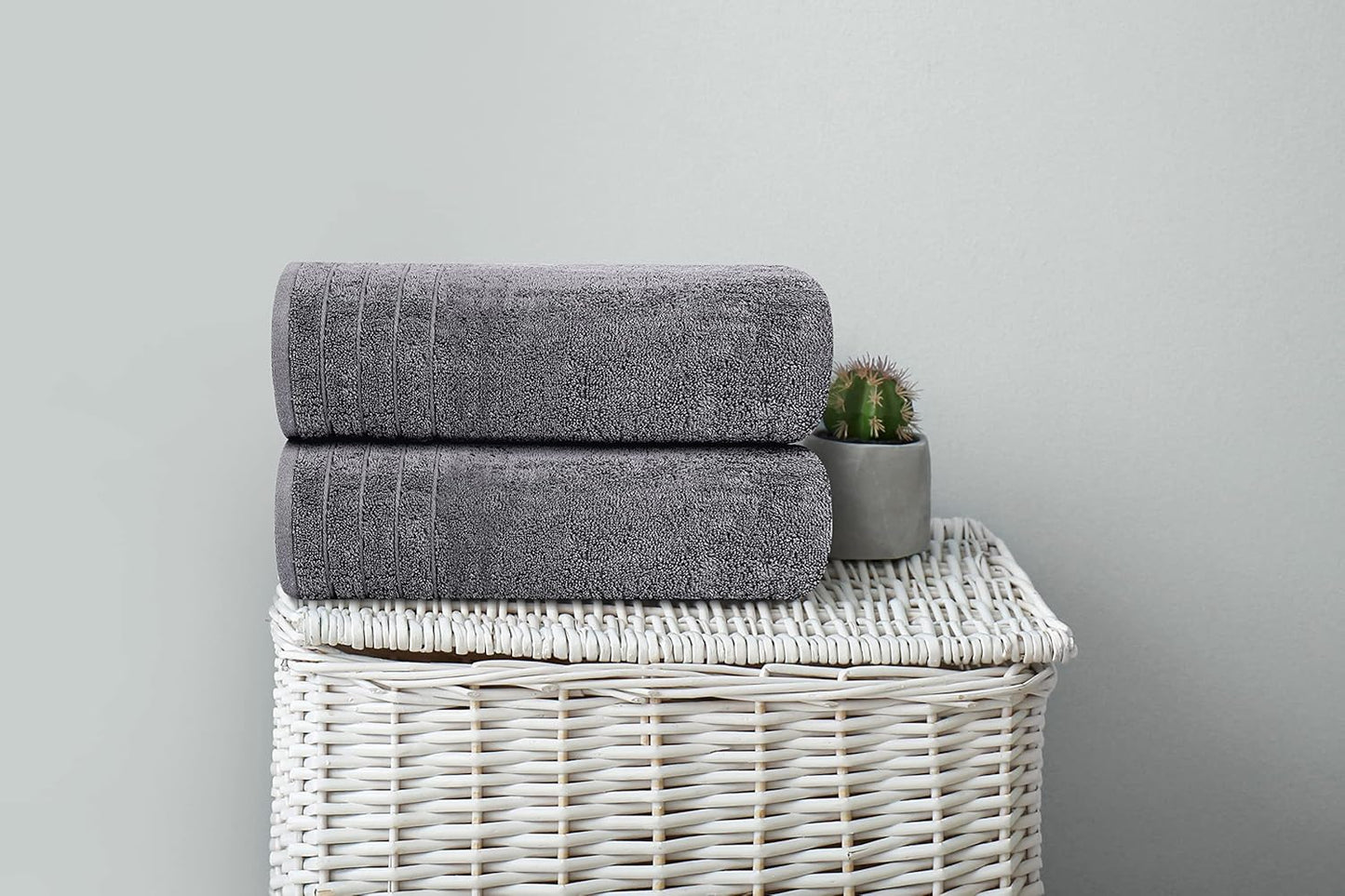 Pack of 4 Extra Large Bath Towels 30 x 60 Inches, 100% Cotton, Larger & Lighter Weight, Quicker to Dry, Super Soft and Absorbent, Perfect for Bathroom, Dark Grey