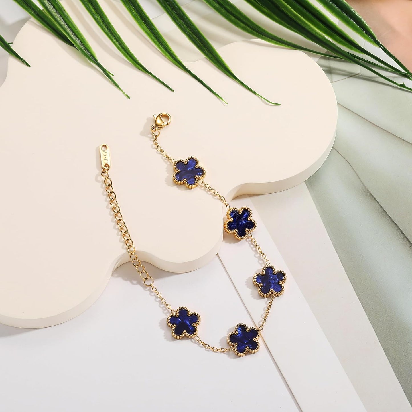 Four Leaf Clover Bracelet for Women 18K Gold Plated Stainless Steel Lucky 4 Leaf Gold Link Bracelet Jewelry Gift for Women